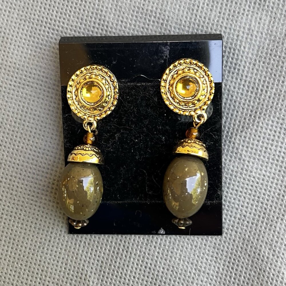 Ellen Designs Clip Earrings Dangle Green Gold Elegant Jewelry - Picture 5 of 5